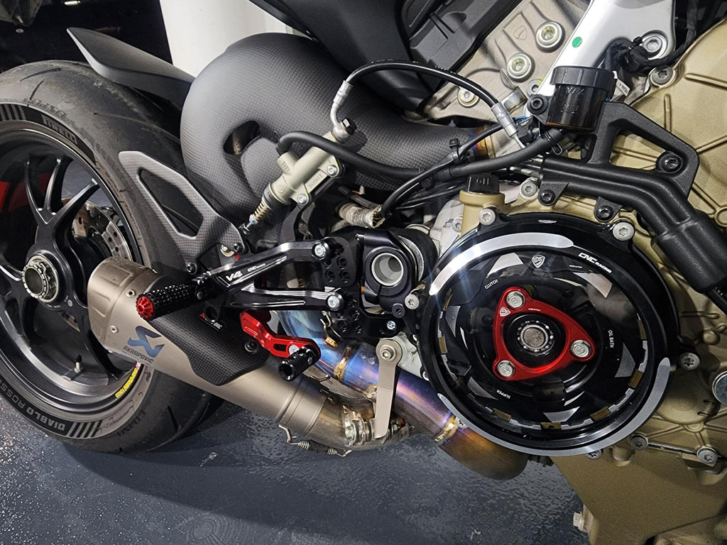 CNC Racing Clear oil bath clutch cover Ducati Streetfighter V4 – Bicolor - CNC Racing image 5