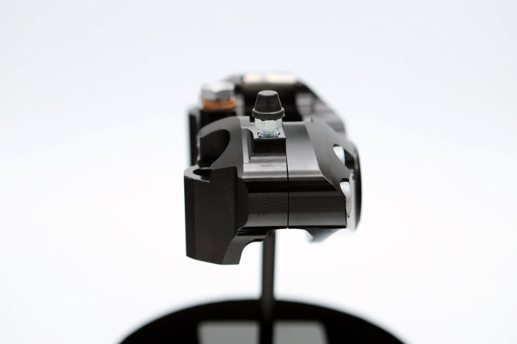 Beringer 4R02A 100mm Radial Right Caliper with 4 Pistons Ø32 AEROTEC® - Black product image