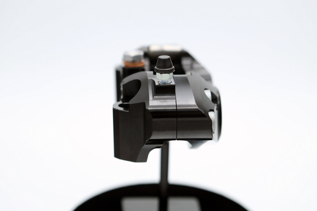 Beringer 4R02A 100mm Radial Right Caliper with 4 Pistons Ø32 AEROTEC® - Black product image