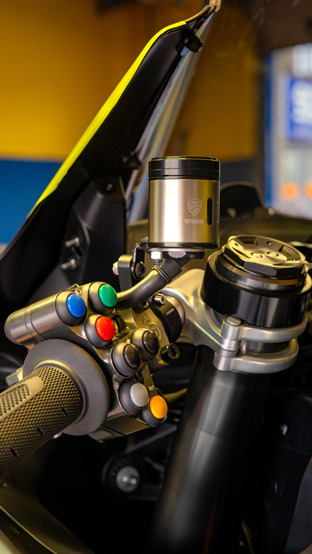 CNC Racing Fluid Reservoir 25 Ml for Front Brake – Titanium - CNC Racing image 8
