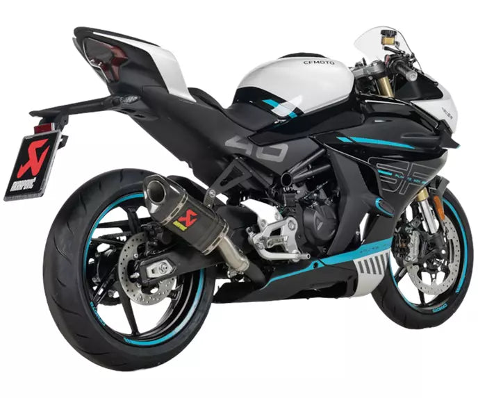 Akrapovič CFMOTO 450 NK / 450 SR Slip-On Exhaust 2024–2026 Slip-On Line Carbon – S-CF4SO1-APC