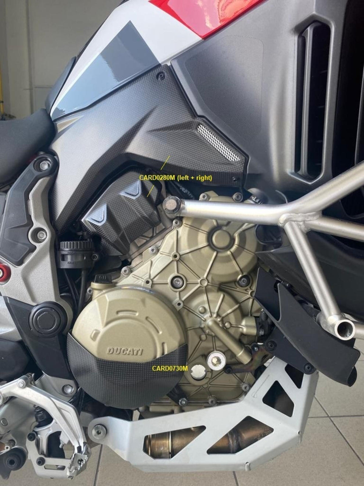 LighTech Side panels under the tank in carbon - Matt for Ducati Multiple Models