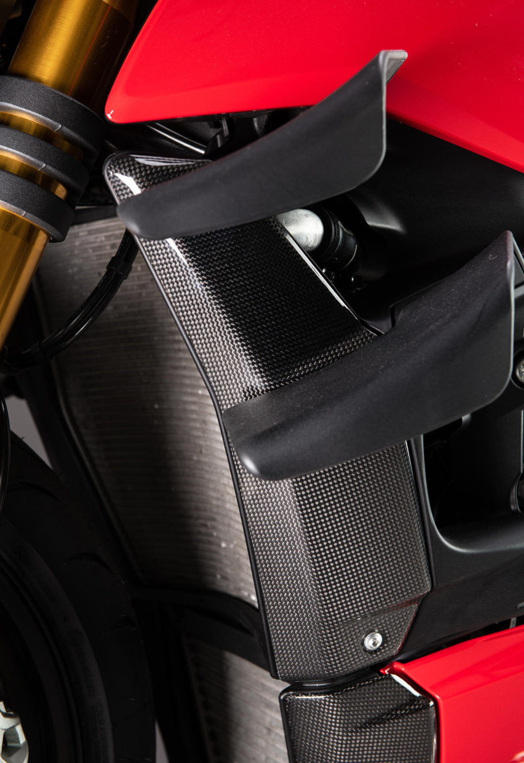LighTech Upper side cooler cover for Ducati STREETFIGHTER V4 S 2020–2024 / Ducati STREETFIGHTER V4 2020–2024