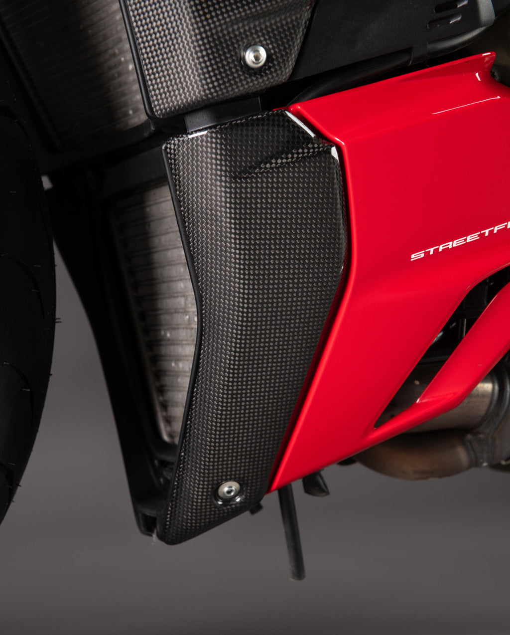 LighTech Lower side cooler cover for Ducati STREETFIGHTER V4 S 2020–2024 / Ducati STREETFIGHTER V4 2020–2024