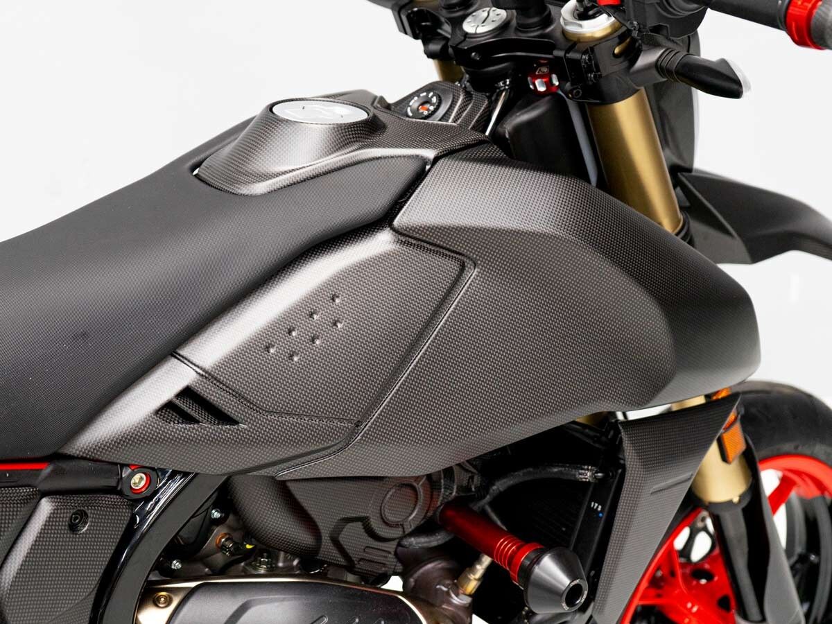 DBK Hm 698 Mono Matt Carbon Tank Side Covers