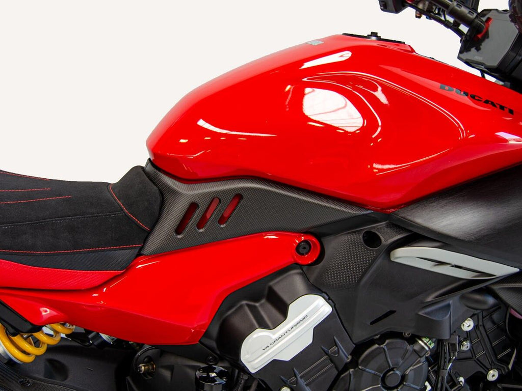 DBK Triumph St Glossy Carbon Sprocket Cover