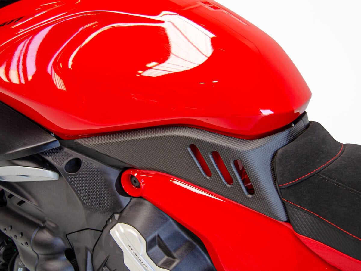 DBK Triumph St Glossy Carbon Sprocket Cover