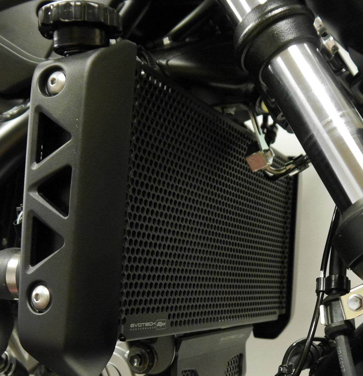 Evotech Radiator Guard - Suzuki SV650X (2018+)