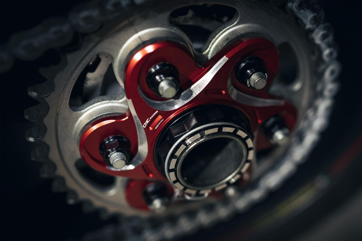 CNC Racing REAR SPROCKET FLANGE DUCATI BICOLOR - CNC Racing image 3