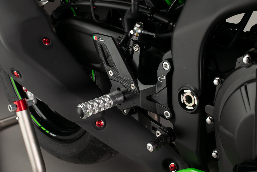 LighTech Adjustable Rear Sets With Fixed Foot Pegs - TRACK USE for Kawasaki ZX25R 2023–2024 / Kawasaki ZX4RR 2024–2026