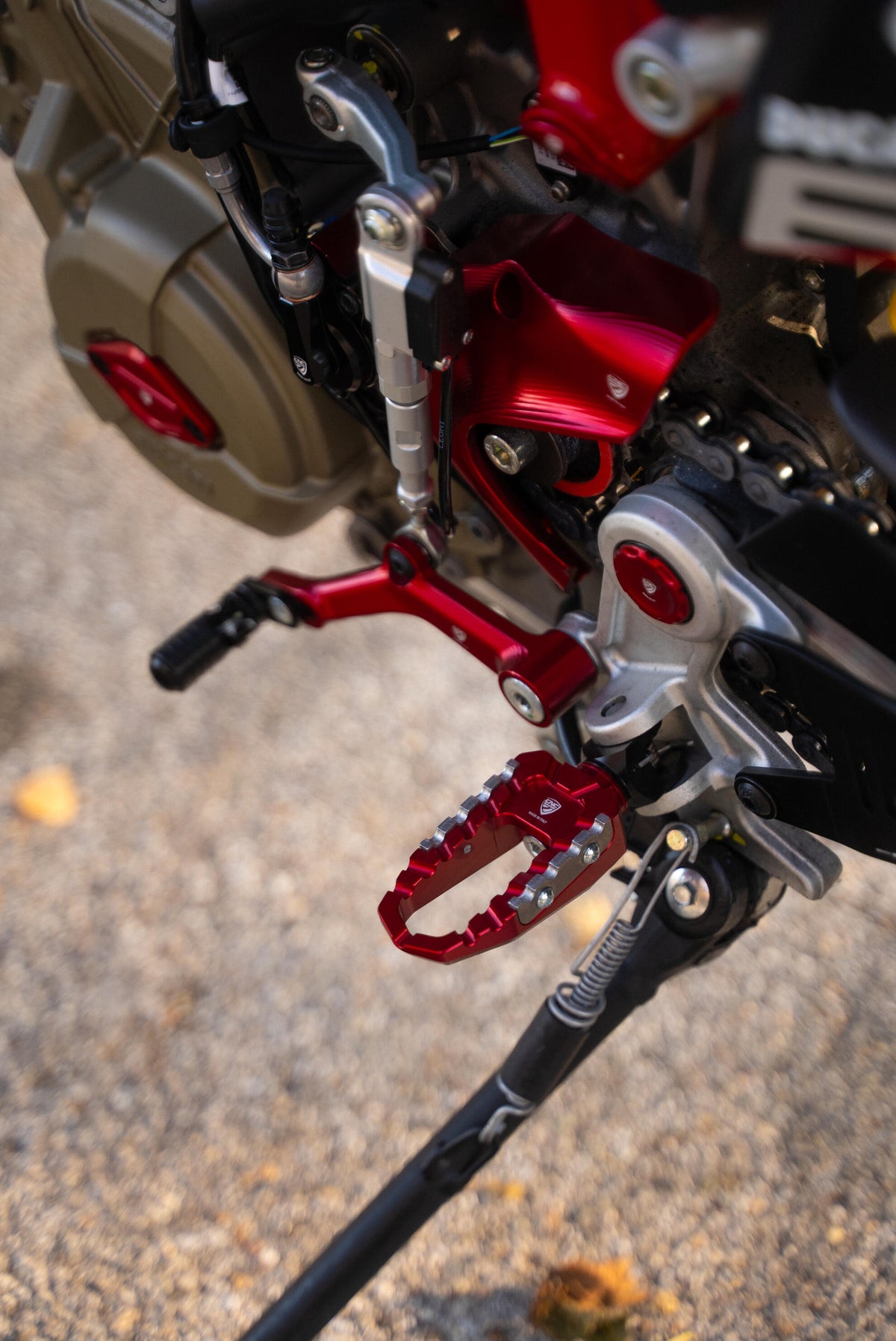 CNC Racing Footpegs kit TOURING – driver - CNC Racing image 5
