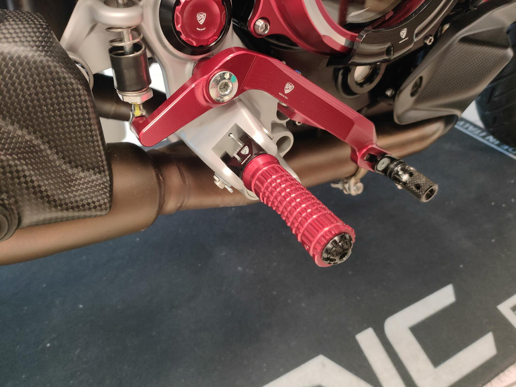 CNC Racing Footpegs kit driver – adapters for Ducati Multistrada V2 MY2025 and Hypermotard V2 MY2026 - CNC Racing image 6