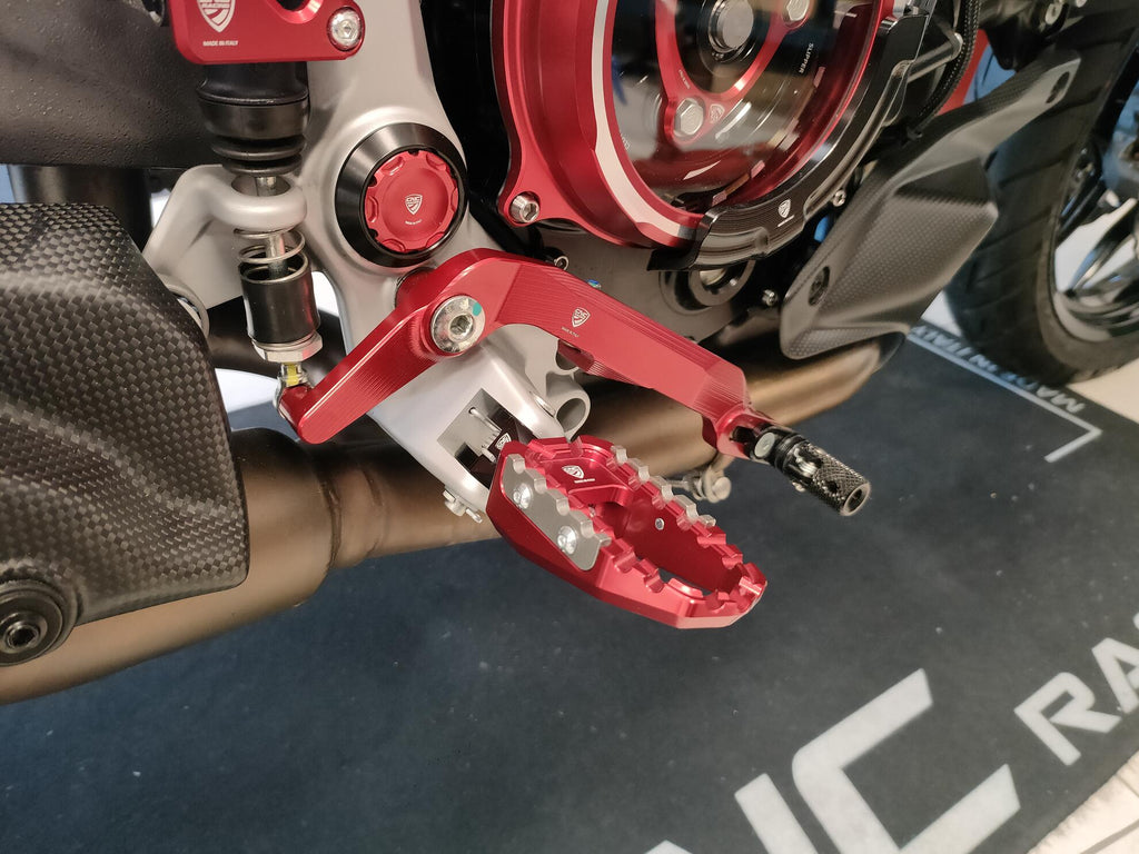 CNC Racing Footpegs kit driver – adapters for Ducati Multistrada V2 MY2025 and Hypermotard V2 MY2026 - CNC Racing image 5