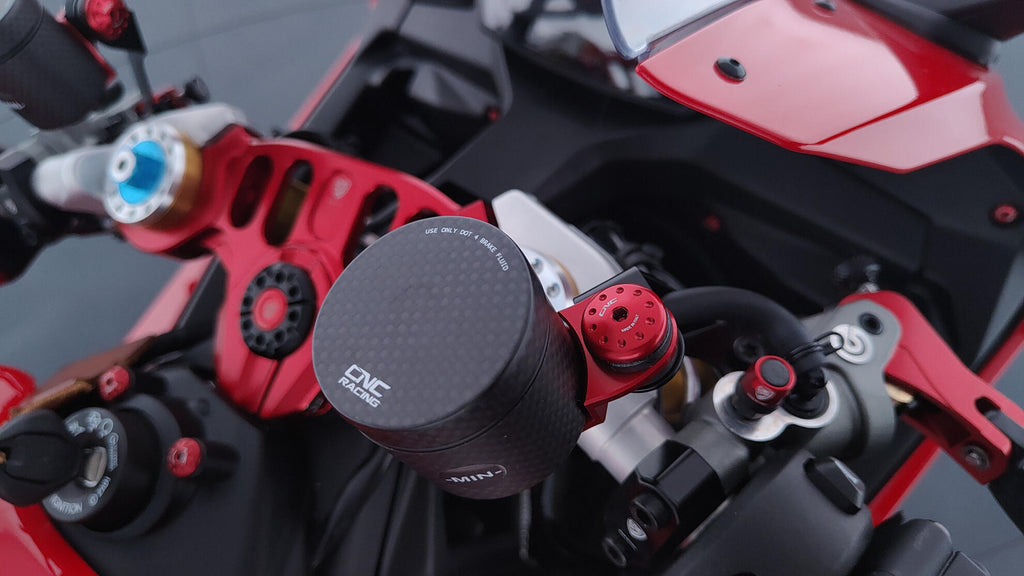 CNC Racing Fluid reservoir front brake 25 ml – carbon - CNC Racing image 6
