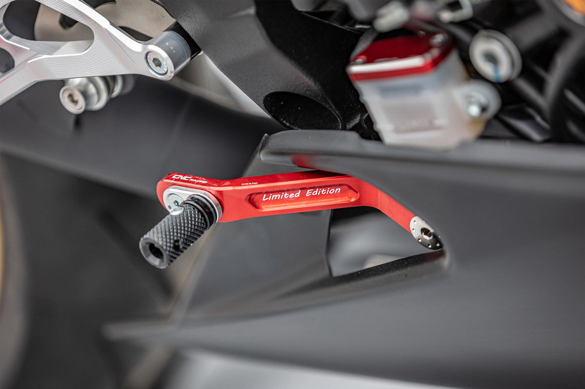 CNC Racing Adjustable rear sets MV Agusta – limited edition - CNC Racing image 5