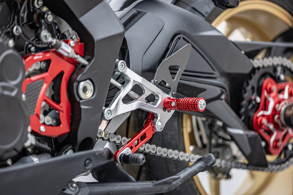 CNC Racing Adjustable rear sets MV Agusta – limited edition - CNC Racing image 2