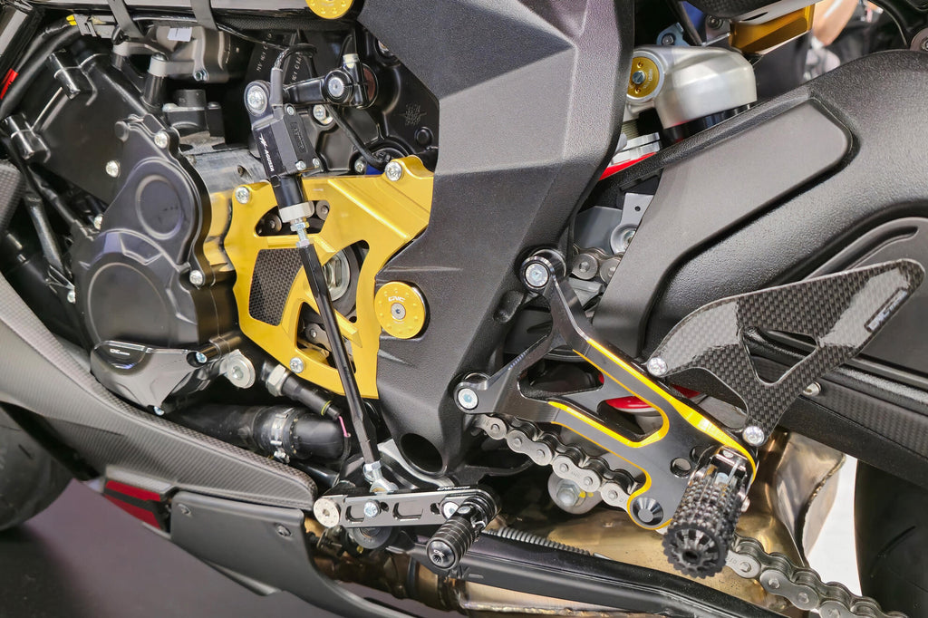 CNC Racing Adjustable rear sets – Reverse shifting MV Agusta LIMITED EDITION - CNC Racing image 2