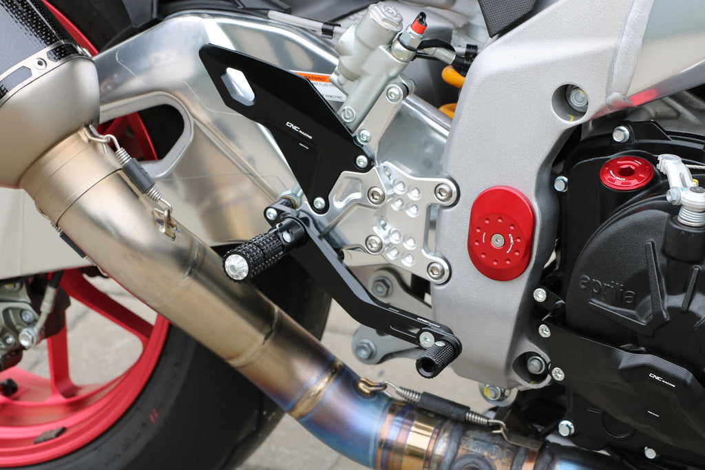 CNC Racing Rear Sets Adjustable for Aprilia RSV4 – Tuono - CNC Racing image 2