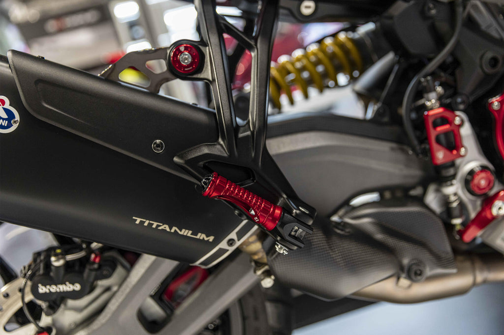 CNC Racing Footpegs kit passenger – adapters for Ducati Multistrada V2 MY2025 and Hypermotard V2 MY2026 - CNC Racing image 2