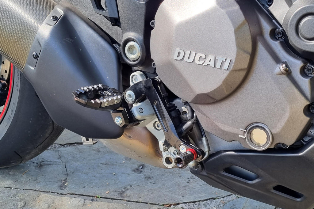 CNC Racing Riser 30mm Kit for Footpegs Touring Driver for Ducati - CNC Racing image 2
