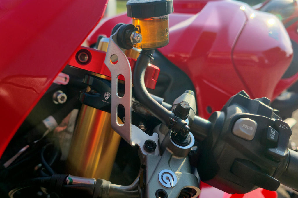CNC Racing Clip – on Clamps Kit Ø53mm – Offset 26mm – Angle 7° for Ducati - CNC Racing image 2