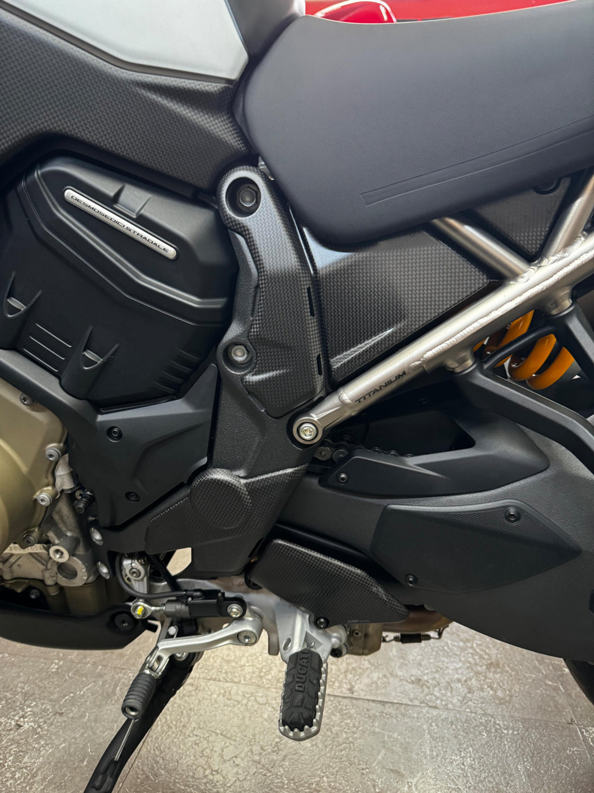 CNC Racing Frame Side Plates Lower Covers Carbon No Hole for Ducati Multistrada V4 - CNC Racing image 4