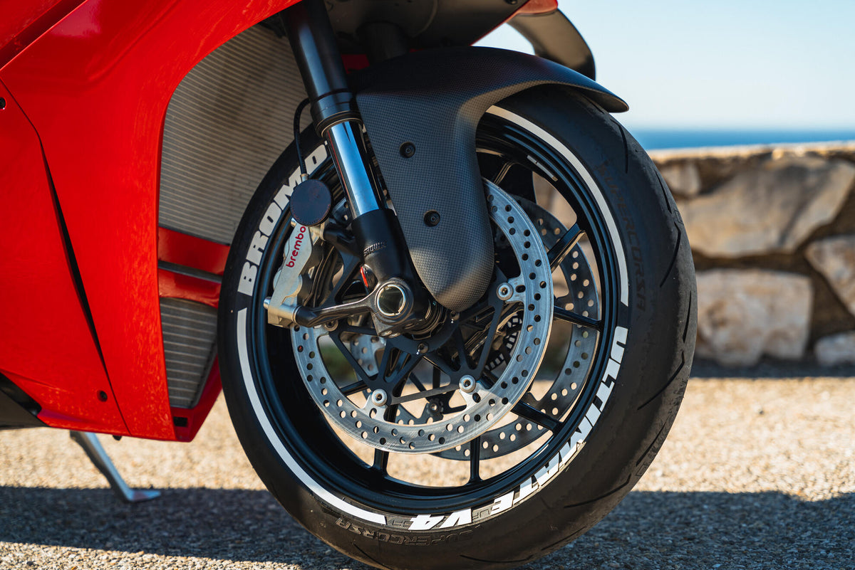 CNC Racing Front Fender for Ducati Panigale V4 – Carbon - CNC Racing image 6