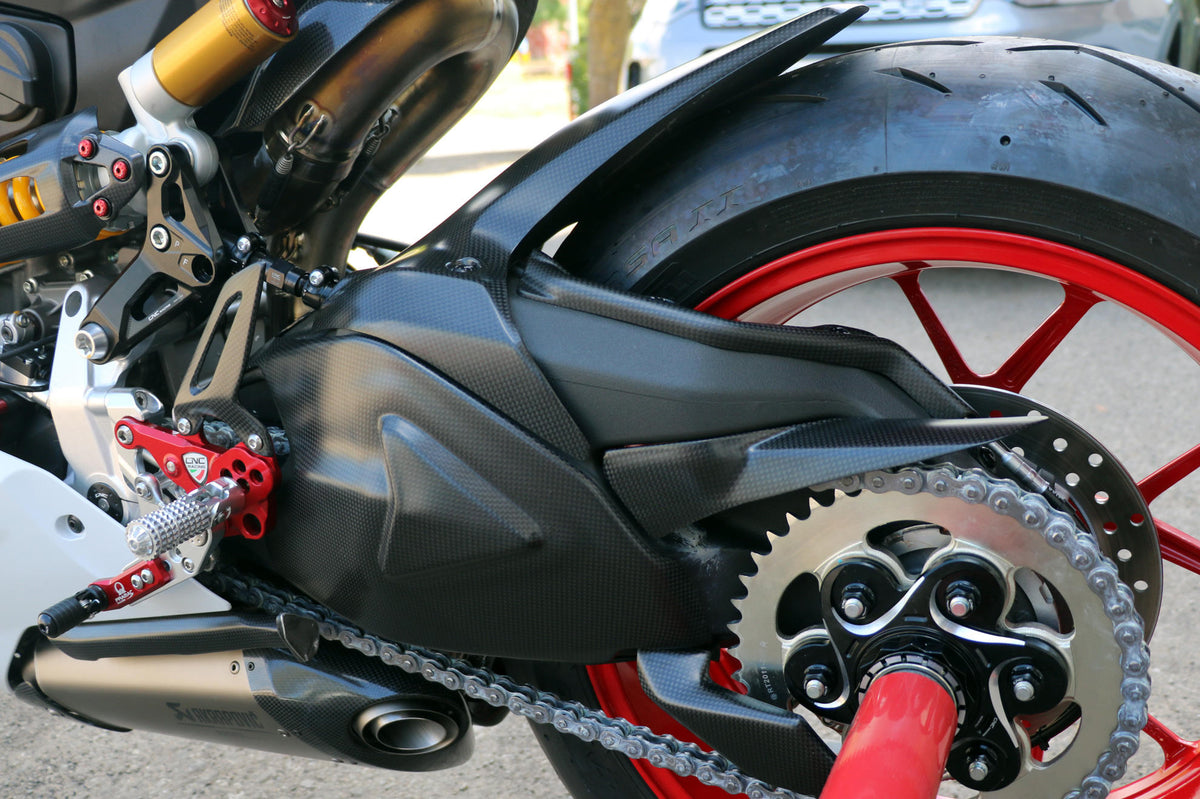 CNC Racing Protection Upper Chain Carbon for Ducati Sbk Panigale Series - CNC Racing image 3